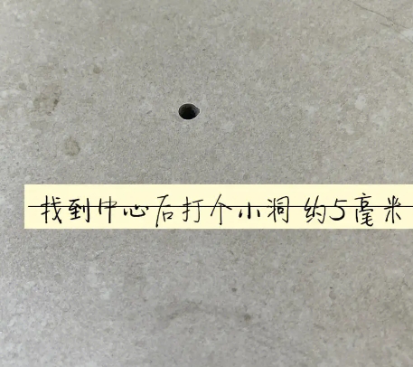 东营市瓷砖空鼓维修公司专业解答在瓷砖铺贴过程中，如果砂料搅拌不均匀，将会带来以下问题